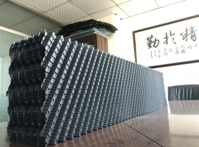 薄如紙的PVC填料居然能站65KG重量的人！